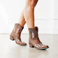 Lane Ladies Old Glory American Flag Burnt Caramel Booties LB0475B 17 Lane Ladies Old Glory American Flag Burnt Caramel Booties LB0475B -True Style Shoes Store lb0475b oldgloryzipbootie burntcaramel ls1 210322 800x 2b831591 2337 479e 884c 0d3ab783b957